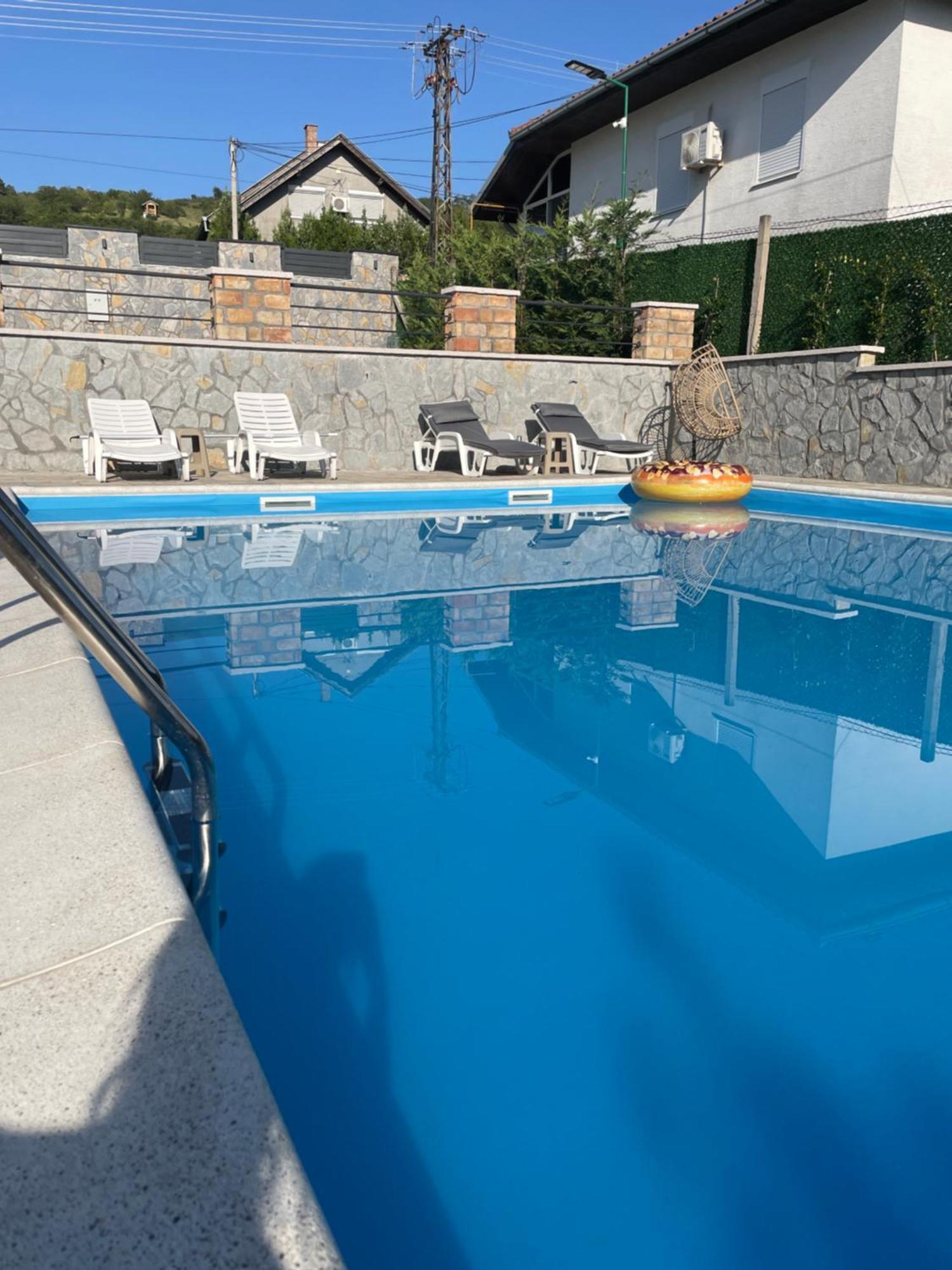 Vila Belilo Sremski Karlovci Luaran gambar