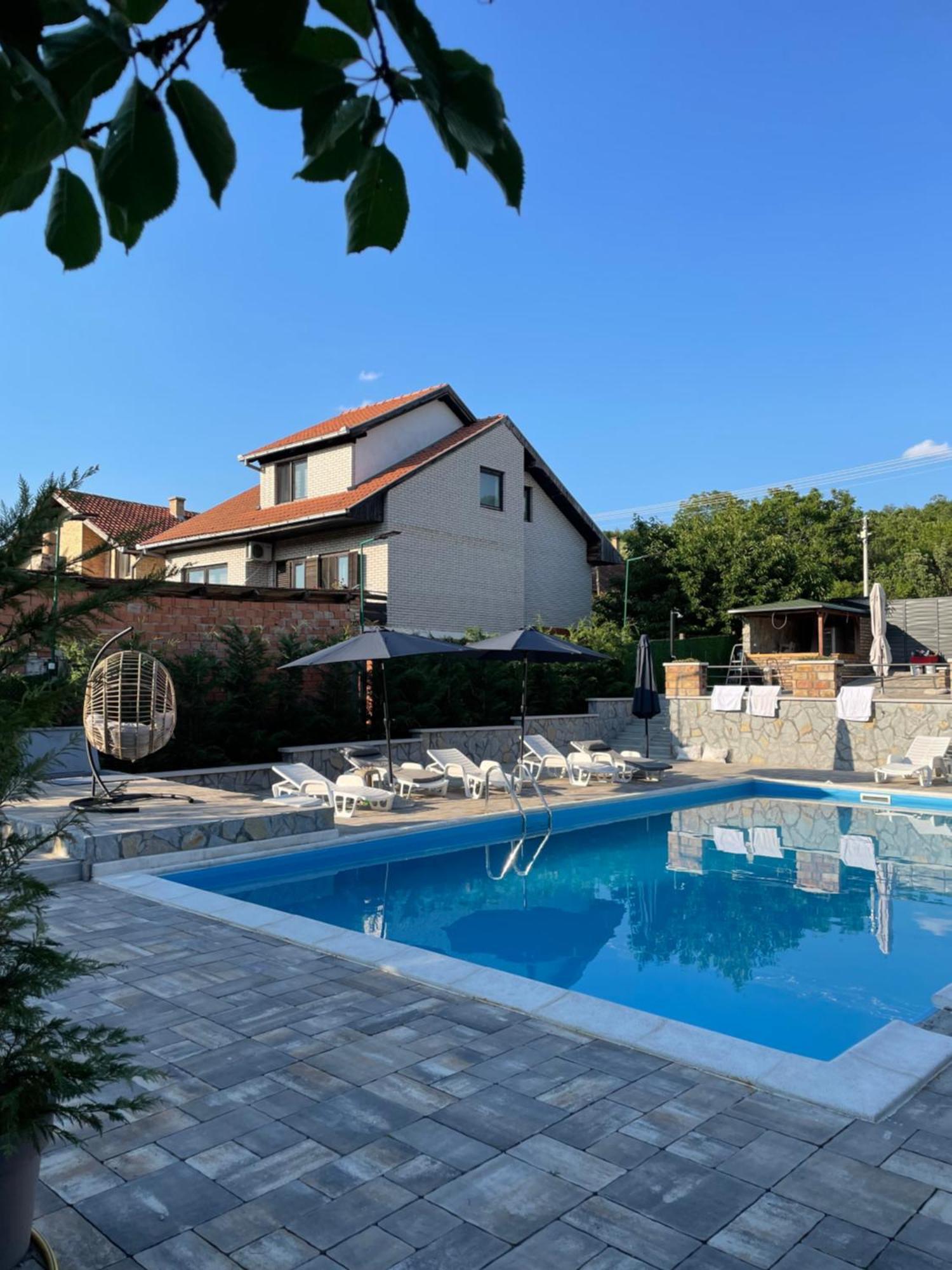 Vila Belilo Sremski Karlovci Luaran gambar